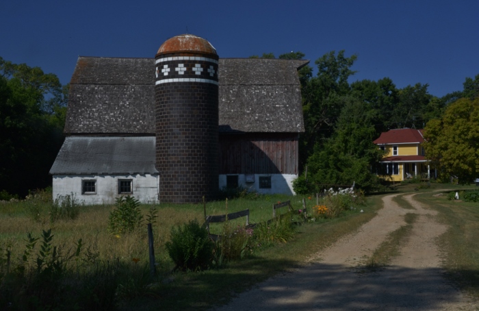 barn along Rice County Highway 46